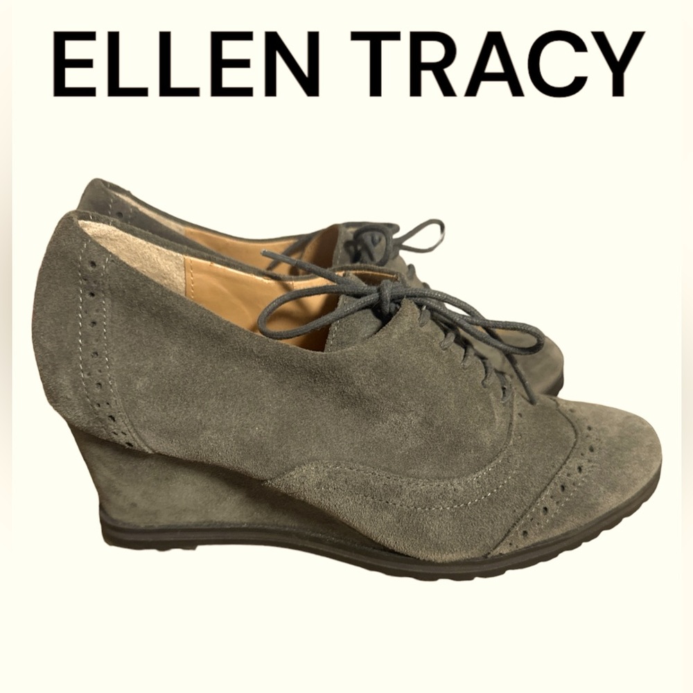 SUEDE WEDGE WINGTIPS